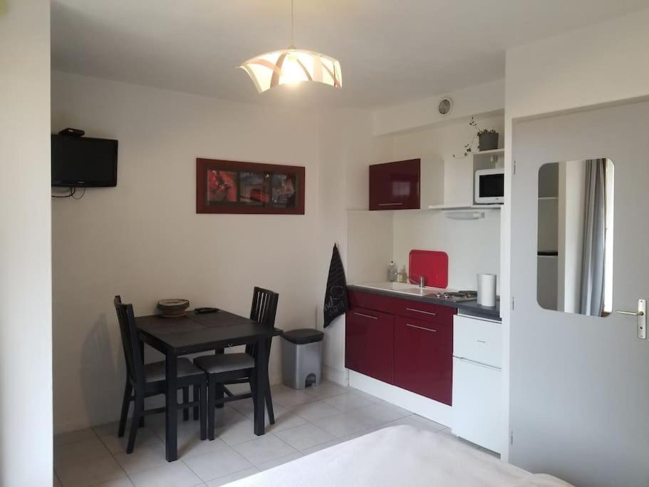 Studio De Plain-Pied Avec Terrasse Tout Proche Mer Courseulles-sur-Mer Kültér fotó